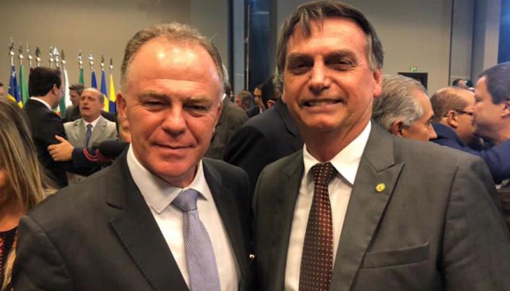 Renato Casagrande e Jair Bolsonaro em encontro antes da posse para os respectivos cargos.