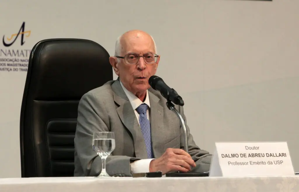 Morre Dalmo Dallari, jurista que combateu a ditadura, aos 90 anos