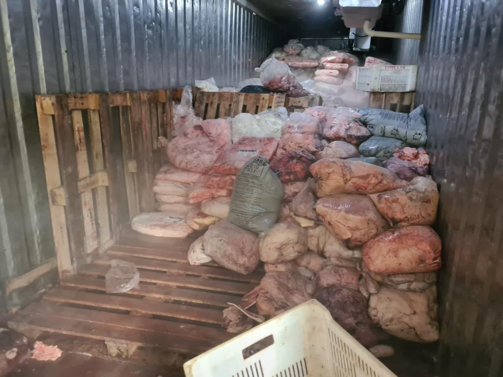 Cerca de 5Cerca de 50 toneladas de carne irregular são apreendidas em Guarapari0 toneladas de carne irregular são apreendidas em Guarapari