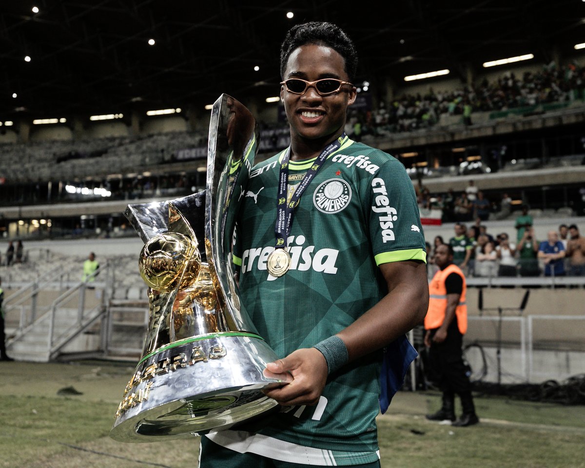 Endrick é o jogador mais jovem a conquistar um título de campeão brasileiro