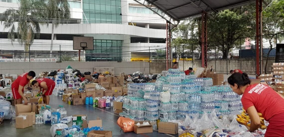 30 mil kits: Programa ES Solidário distribui doações para vítimas das  chuvas | Sim Notícias